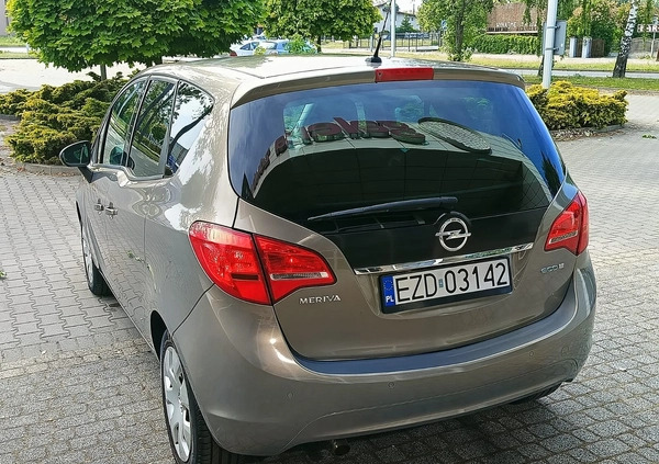 Opel Meriva cena 24700 przebieg: 111000, rok produkcji 2011 z Nieszawa małe 326